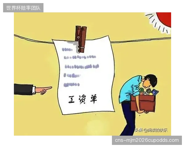 雷格拉吉间歇性高位逼抢战术或成奇招,旨在打乱北美球队的传控节奏。 雷格拉吉间歇性高位逼抢战术或成奇招,旨在打乱北美球队的传控节奏。
